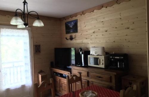 Cauterets Apartment | Family-Friendly Apartment with Terrace - Rated 9.5/10