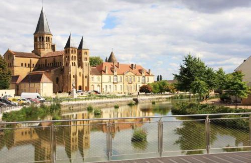 Paray-le-Monial Apartment | Family-Friendly Apartment for 6 in City Center
