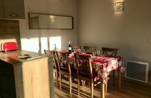 La Joue du Loup Apartment | Convenient 8-Person Apartment Just Minutes from the Slopes