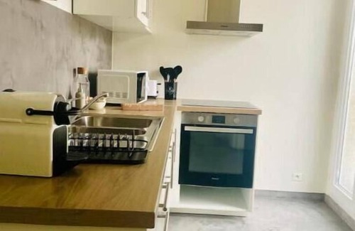 Charenton-le-Pont Apartment | Inviting Appartement aux Portes de Paris for Family Getaways