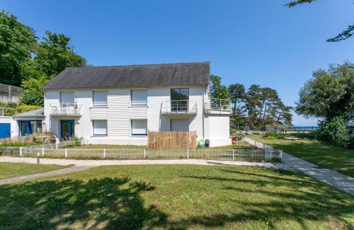 Etables-sur-Mer Apartment | Beachfront Apartment with Private Access to Ocean Bliss