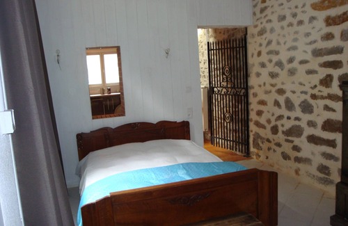 Champeix Apartment | Cozy Ground Floor Apartment with Child-Friendly Features