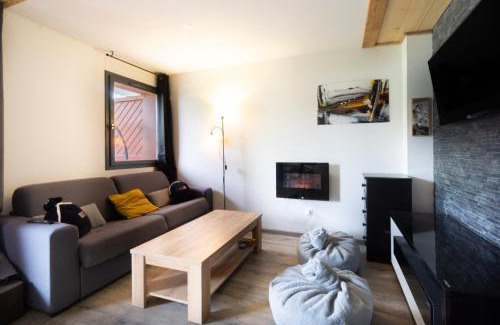 Albiez-le-Vieux Apartment | Discover Appartement Albiez: Pet Friendly with Pool Access