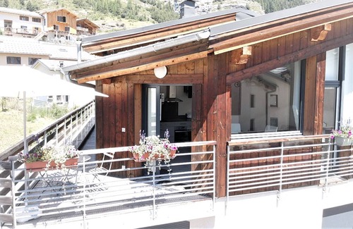 Lanslevillard Apartment | Guest Rated: 9.8 - Cozy Appartement in Lanslevillard Village