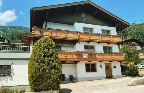Fuegen Apartment | Family-Friendly Appartement Anja - Guest Rated 9.9/10