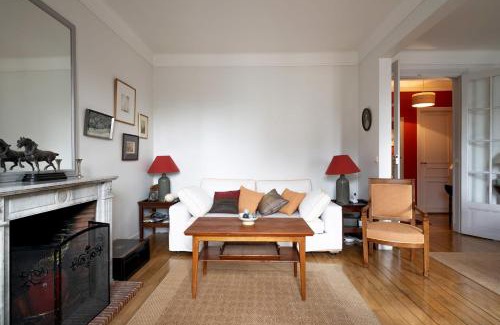 Grenelle Apartment | Elegant Apartment in Central Paris - Welkeys, Pet Friendly