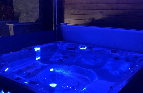 Sallanches Apartment | Experience Appartement "ARAVIS" with Spa and Hot Tub Access
