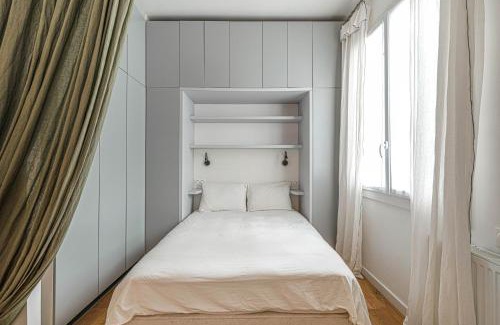 Le Pharo Apartment | Oceanfront Architect Designed Apartment in Catalans