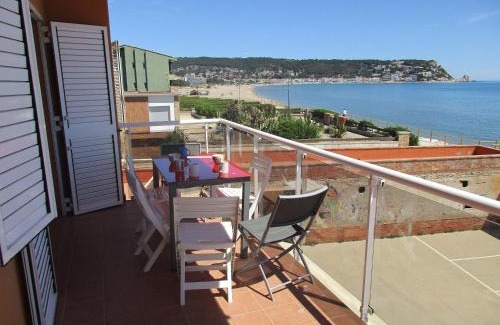 Els Griells Apartment | Pet-Friendly Appartement Artit D1 with Ocean View