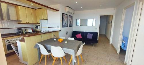 Els Griells Apartment | Pet-Friendly Appartement Artit D1 with Ocean View