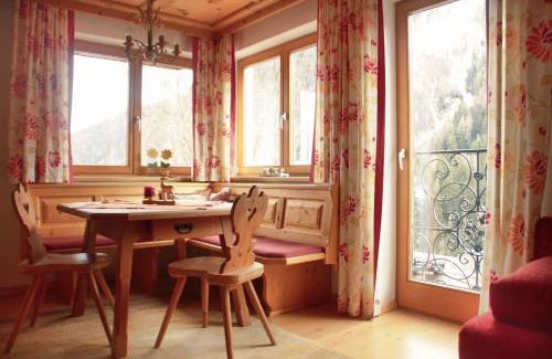 Sankt Anton am Arlberg Apartment | Exceptional Family Retreat at Appartement Ilse - Rated 10/10