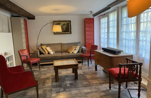 Saint-Maurice Apartment | Unique Apartment Steps from Bois de Vincennes with Breakfast