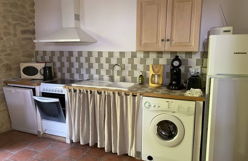 Orsan Apartment | Peaceful Retreat with Pool and Breakfast Included