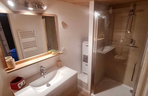 Sollieres-Sardieres Apartment | Highly Rated Appartement Au Petit Bonheur with Spa & Breakfast