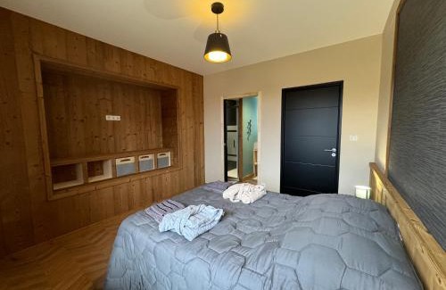 Montaigut-le-Blanc Apartment | Relaxing Apartment with Terrace and Hot Tub Amenities