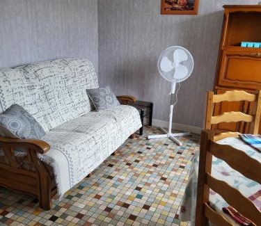 Rosiers-d'Egletons Apartment | Appartement avec jardin privé