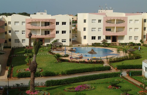 Pont Blondin Apartment | Relaxing Apartment with 3 Pools Near the Beach