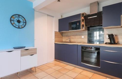 Sarzeau Apartment | Cozy Apartment with Balcony in Sarzeau's Heart