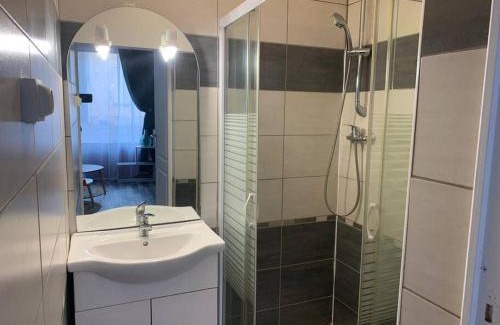 Gien Apartment | Cozy Appartement avec Cours - Rated 8.4 by Guests