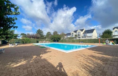 Guerande Apartment | Charming Mezzanine Apartment with Pool Near La Baule Beach