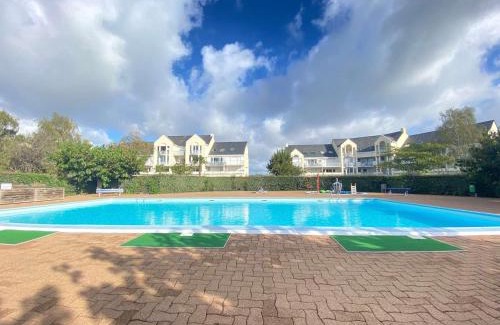 Guerande Apartment | Charming Mezzanine Apartment with Pool Near La Baule Beach