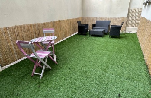 Neuilly-sur-Seine Apartment | Comfortable Apartment with Terrace Near Paris & La Défense