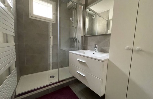 Neuilly-sur-Seine Apartment | Comfortable Apartment with Terrace Near Paris & La Défense