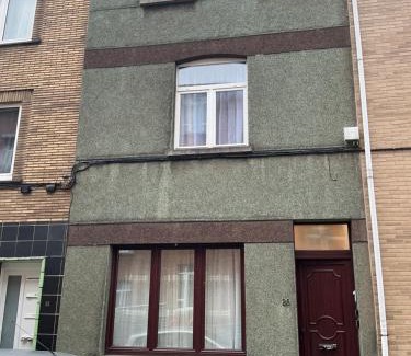 Vorst Apartment | Appartement avec terrasse privée et garage rez de chaussée lumineux