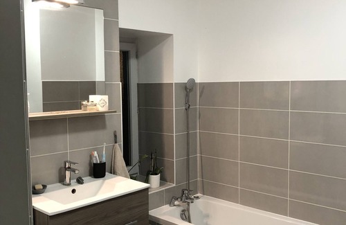 Vaugneray Bed & Breakfast | Scenic Apartment Overlooking the Lyonnais Mountains