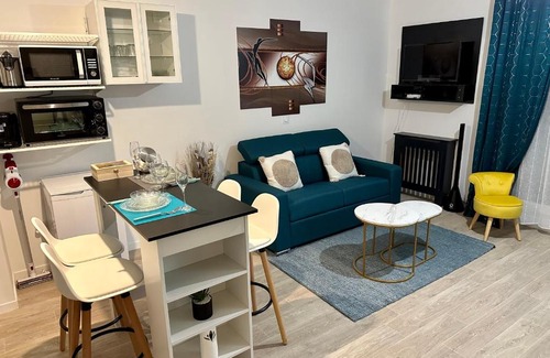 Meaux Apartment | Explore Paris from PKN MEAUX: Garden View & Private Parking