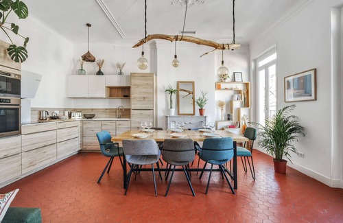 Opera Apartment | Tranquil Appartement Ballard - Welkeys with Oceanfront Views