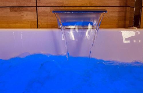 Centre Ville Rive Gauche Apartment | Exceptional Appartement Balneo The Notebook with Hot Tub