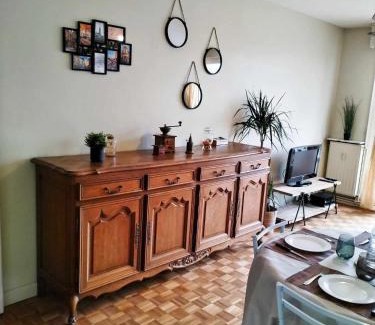 Roubaix Apartment | Convenient Appartement Barbieux - Near Lille, Pet Friendly Stay