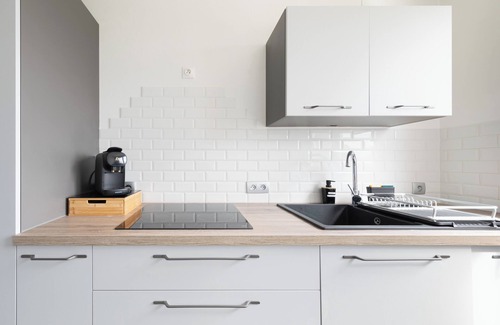 Beauvais Apartment | Cozy Appartement Beauvais with Spa & Breakfast Amenities