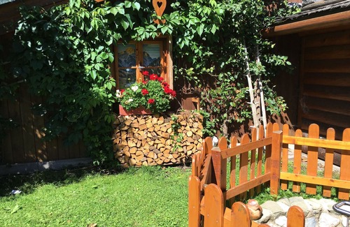 Ramsau bei Berchtesgaden Apartment | Tranquil Appartement Bergsteigerstubn with Balcony & Kitchen