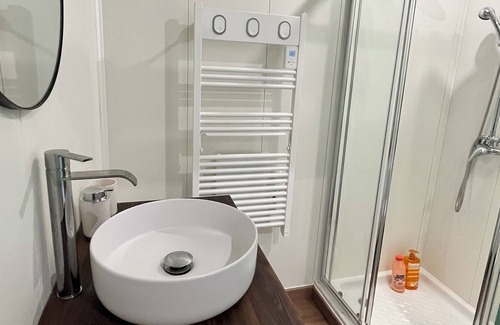 Senechas Apartment | Relaxing Appartement Bord de Riviere: Family & Pet Friendly