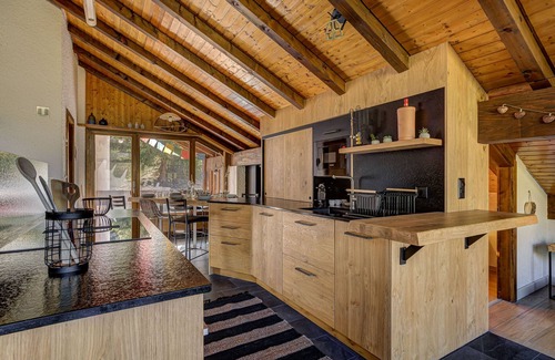 Riddes Apartment | Top-Rated Appartement Bosquet 20 with Pool & Lake Views