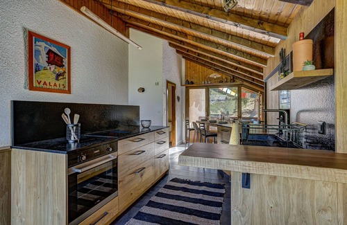 Riddes Apartment | Top-Rated Appartement Bosquet 20 with Pool & Lake Views