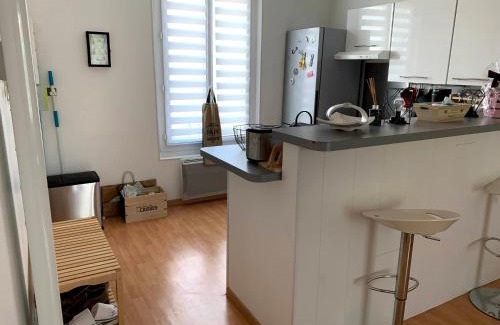 Chalons-en-Champagne Apartment | Cozy Apartment Minutes from the City Center with Breakfast