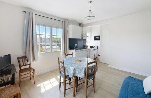 Jullouville-les-Pins Apartment | Comfortable Apartment Steps from Jullouville Beach