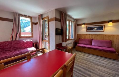 Plagne 1800 Apartment | Serene Apartment in Plagne 1800 with Balcony & Pet Welcome