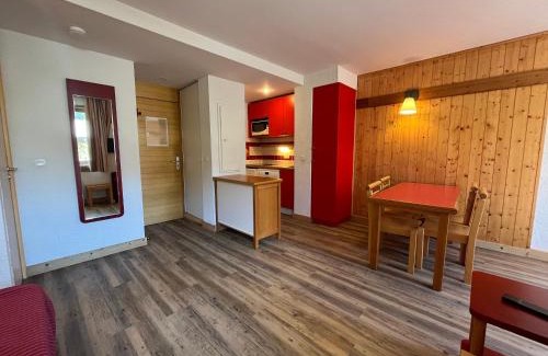 Plagne 1800 Apartment | Serene Apartment in Plagne 1800 with Balcony & Pet Welcome