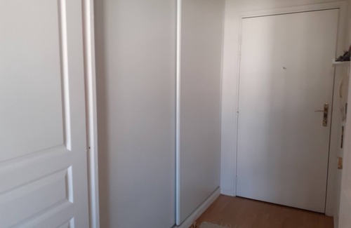 Cachan Apartment | Bright and Quiet Apartment with Elevator and Parking
