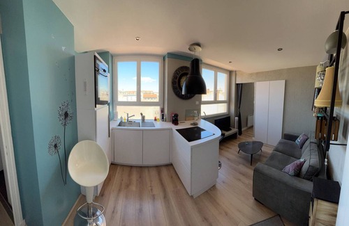 Centre Ville Apartment | Peaceful City Center Apartment with Netflix & Fiber Internet