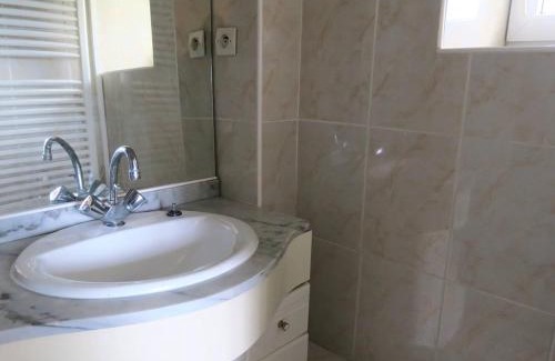 Trebeurden Apartment | Central Appartement in Trébeurden: 8.8/10 Guest Rated