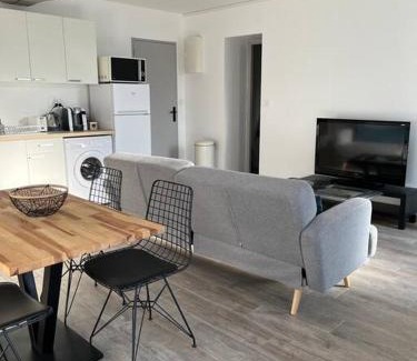 Guecelard Apartment | Pet-Friendly Appartement in Centre de Guécélard - Rated 8.7