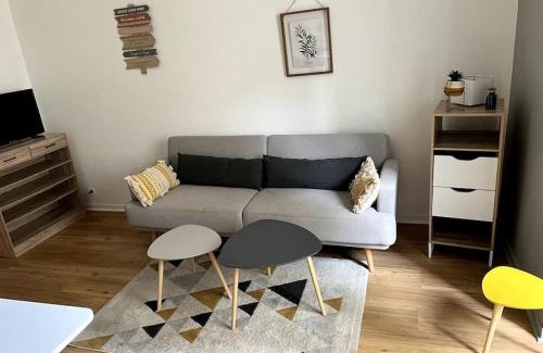 Gontaud Apartment | Historic Appartement in Monségur - Family & Pet Friendly