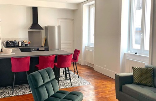 Macon Apartment | Scenic Appartement Centre Mâcon with Saône River Views