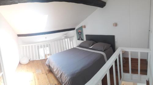 Gares Apartment | Central City Apartment with Terrace - Family Friendly Stay