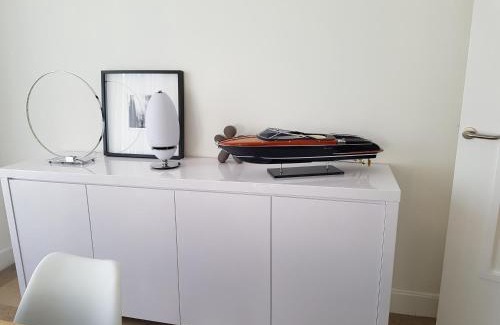 Les Fleurs Apartment | Prime City Center Apartment in Carré d'Or - 9.6/10 Rated